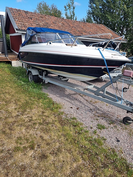 Motorbåt 7 of 8