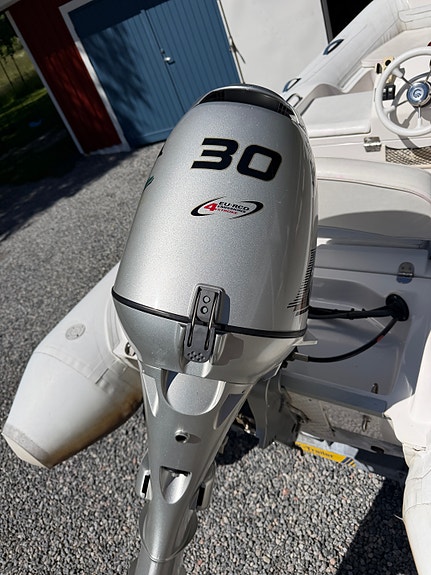 Capelli Tempest 360 TOP – Honda 30 hk 4-takt + trailer 11 of 12