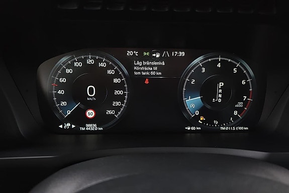 Volvo XC90 16 of 21