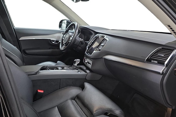 Volvo XC90 7 of 21