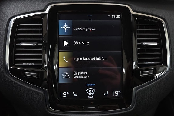 Volvo XC90 15 of 21