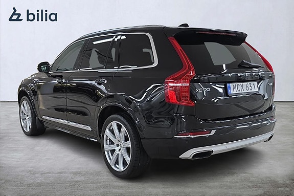 Volvo XC90 2 of 21