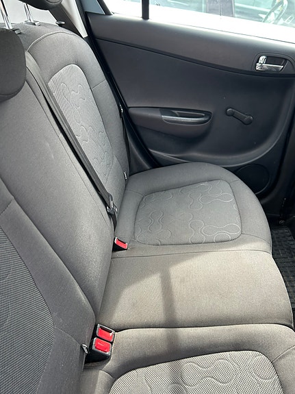 Hyundai i20 3 of 9