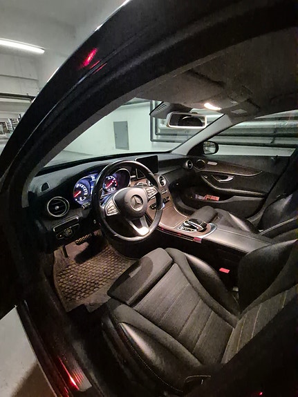 Mercedes-Benz C200 6 of 11