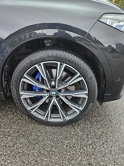 BMW X7 3 of 7