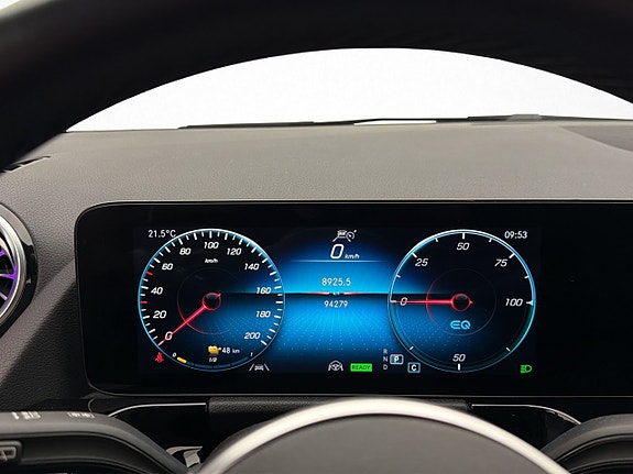 Mercedes-Benz EQA250+ 17 of 30