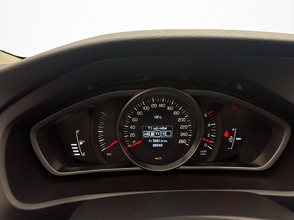Volvo V40 Cross Country 15 of 28