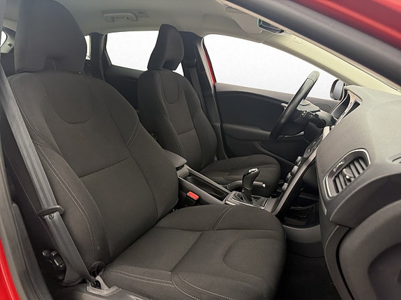 Volvo V40 Cross Country 22 of 28