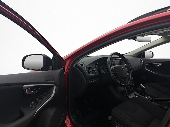 Volvo V40 Cross Country 10 of 28