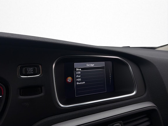 Volvo V40 Cross Country 19 of 28