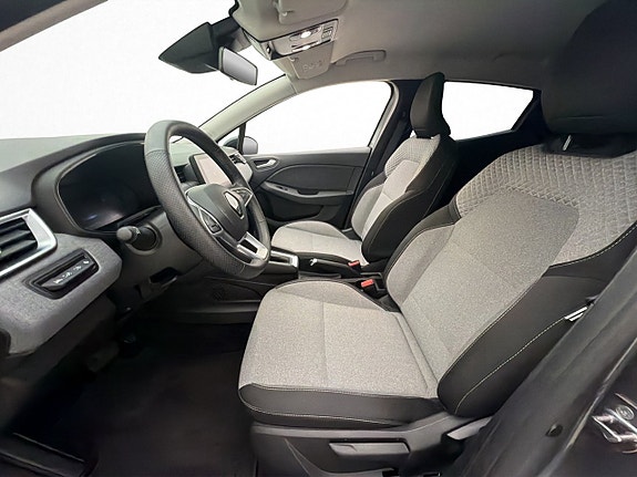 Renault Clio 11 of 30