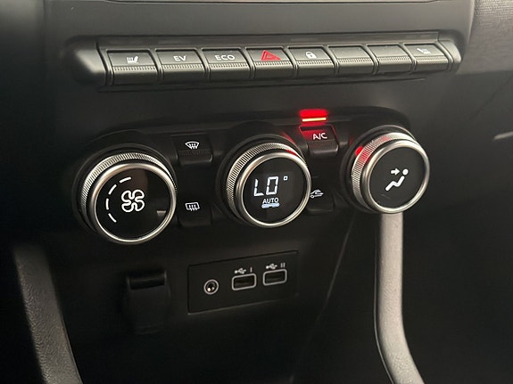 Renault Clio 23 of 30