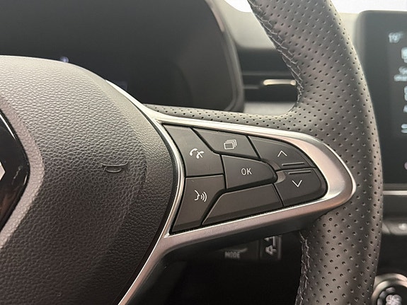 Renault Clio 18 of 30