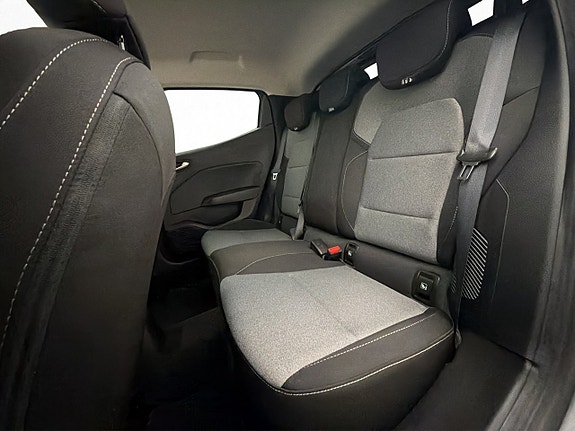 Renault Clio 24 of 30