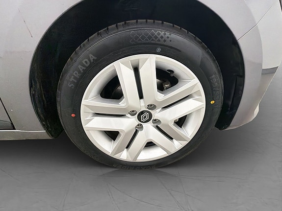 Renault Clio 30 of 30