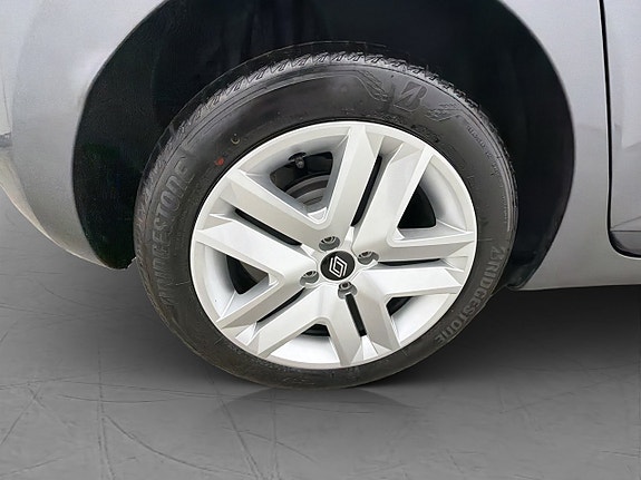 Renault Clio 29 of 30