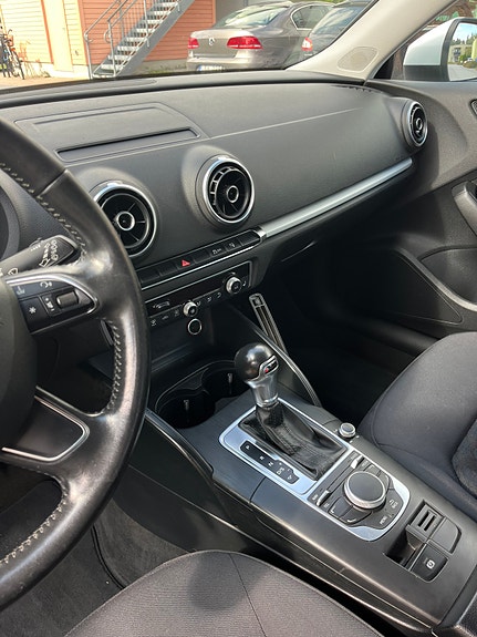 Audi A3 8 of 16