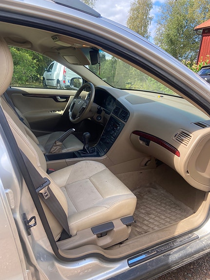 Volvo V70 8 of 11