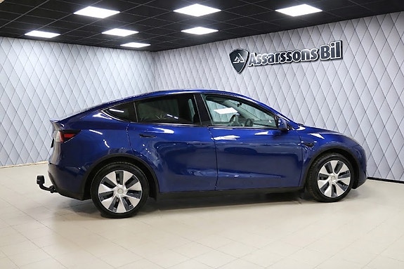 Tesla Model Y 13 of 24