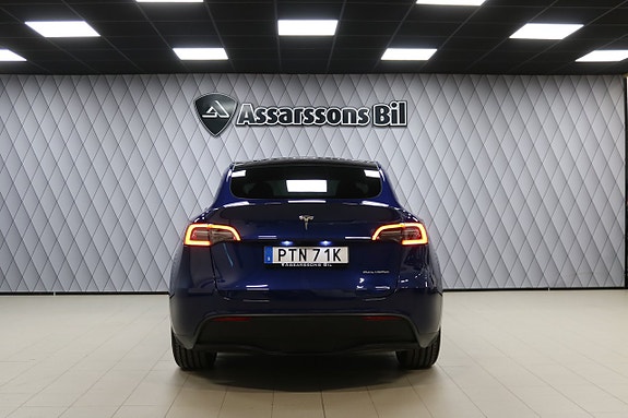 Tesla Model Y 4 of 24