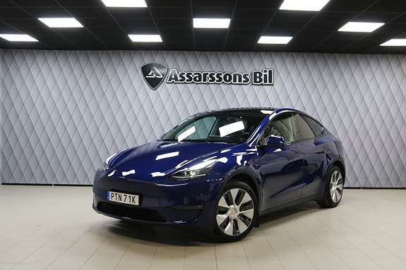 Tesla Model Y 17 of 24