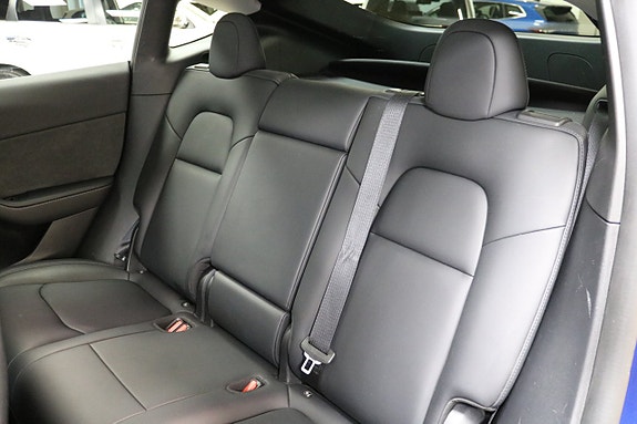 Tesla Model Y 8 of 24