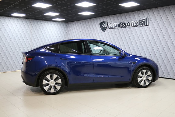 Tesla Model Y 5 of 24