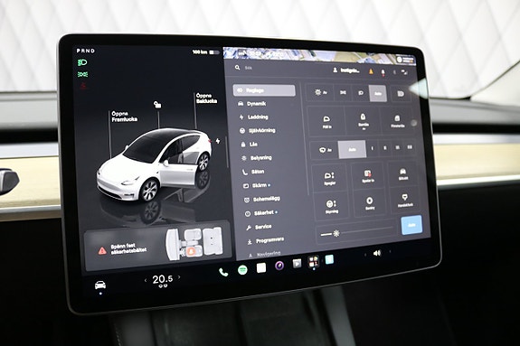 Tesla Model Y 22 of 24