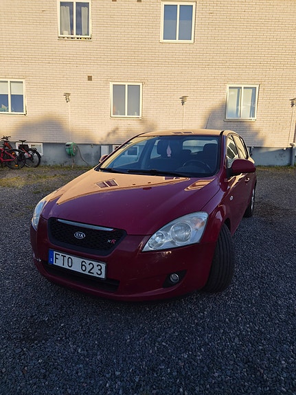 Kia Ceed 3 of 3