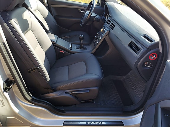 Volvo V70 5 of 10