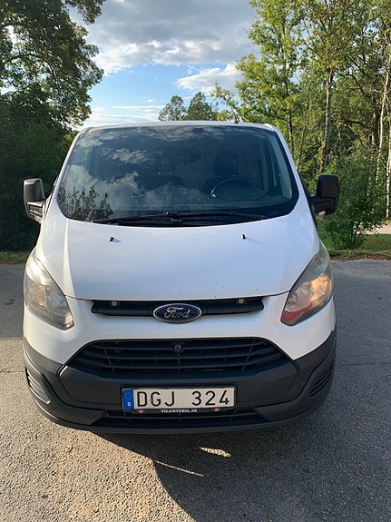 Ford Transit Custom 3 of 7