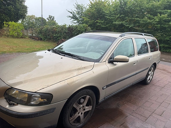 Volvo V70 4 of 10