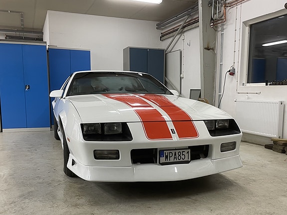 Chevrolet Camaro 3 of 11