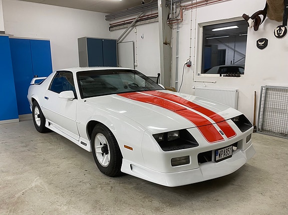 Chevrolet Camaro 2 of 11