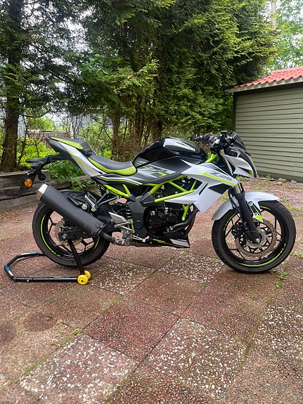 Kawasaki Z125 2 of 8