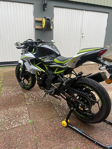 Kawasaki Z125 5 of 8