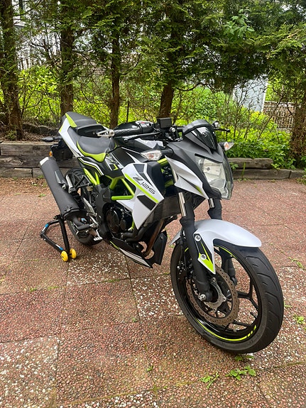 Kawasaki Z125 6 of 8