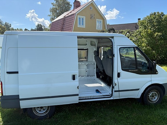Ford Transit 3 of 5