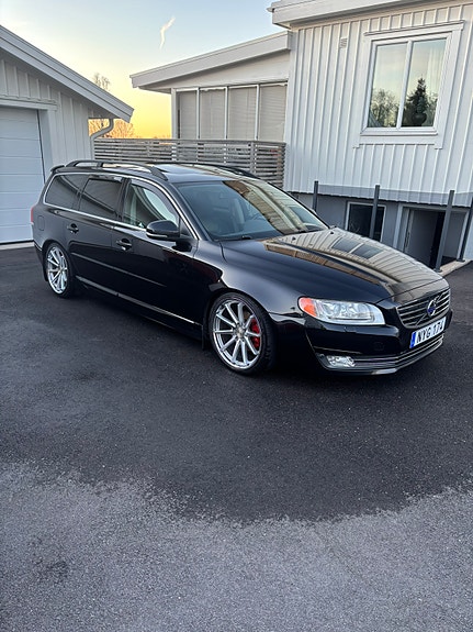Volvo V70 10 of 25