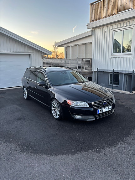Volvo V70 9 of 25