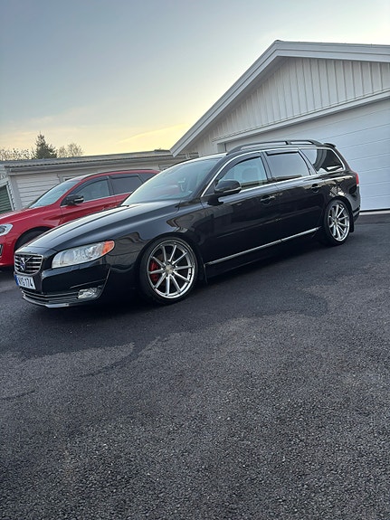 Volvo V70 8 of 25