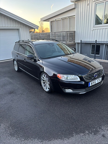 Volvo V70 3 of 25