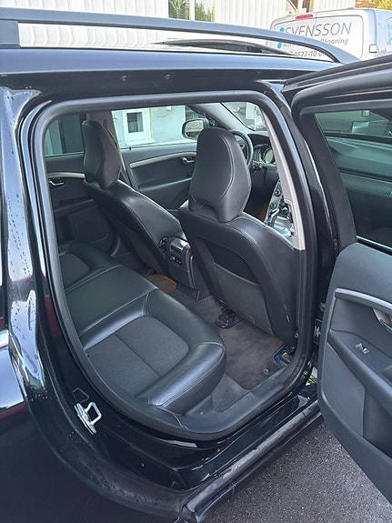 Volvo V70 13 of 25