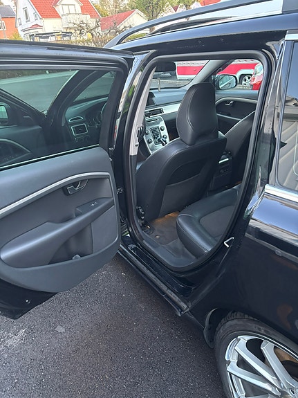 Volvo V70 19 of 25