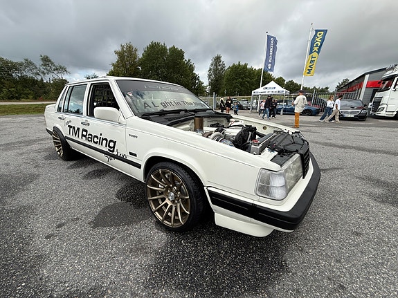Volvo 760 3 of 6