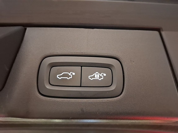 Volvo V90 Cross Country 4 of 13
