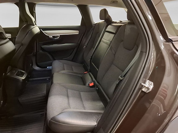 Volvo V90 Cross Country 12 of 13