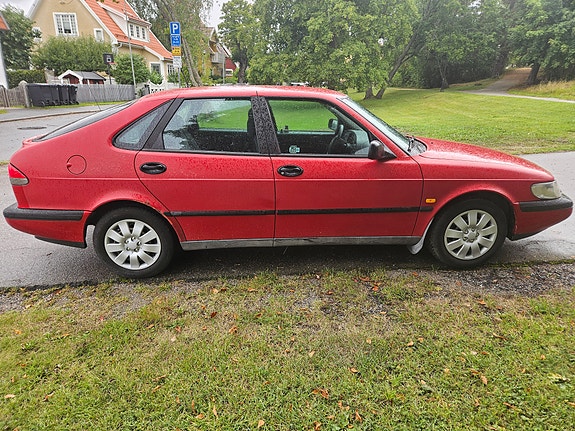 Saab 900 2 of 21