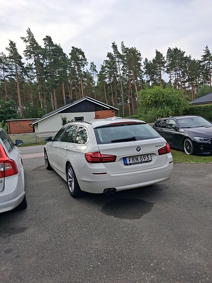 BMW 520d 3 of 5