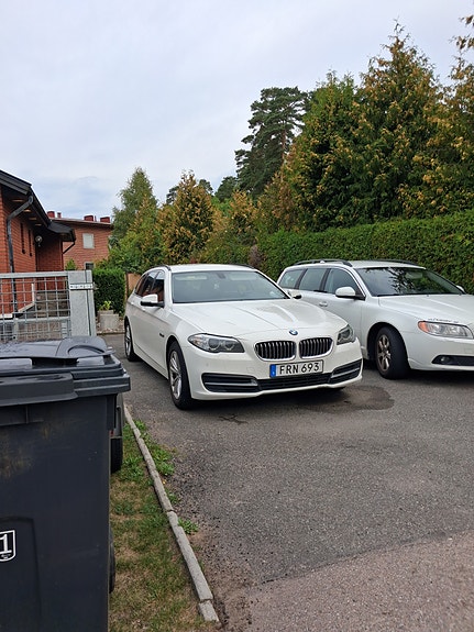 BMW 520d 2 of 5